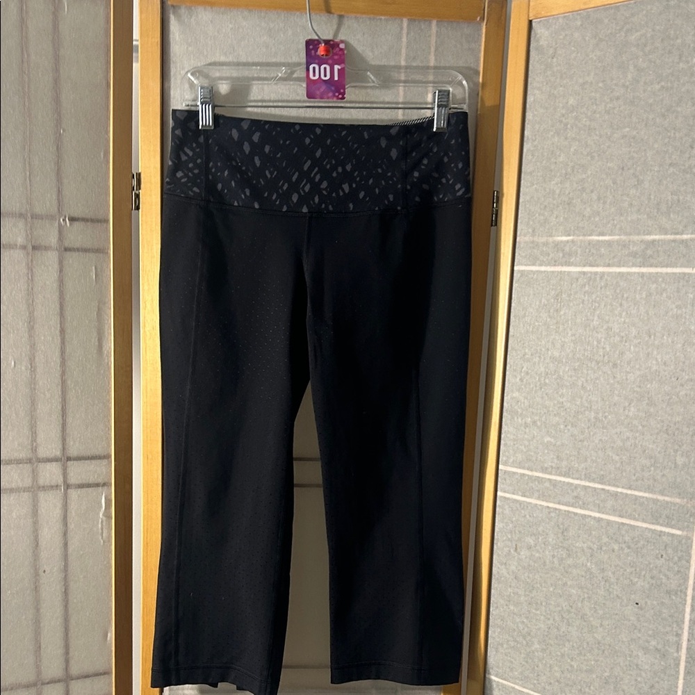 Lululemon Athletica Black Cropped Leggings with Patterned Waistband